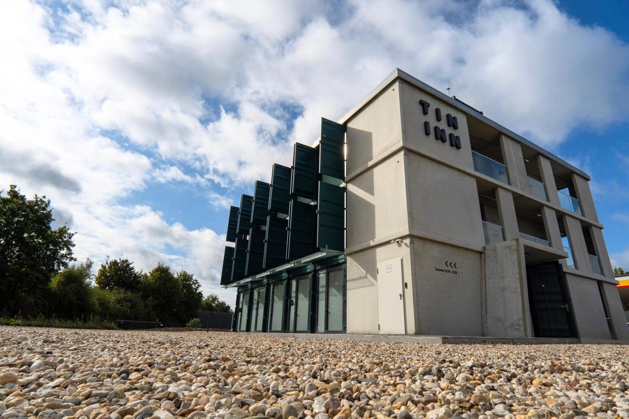 Tin Inn - Heinsberg - Das Hotel Aus Hochwertig Ausgebauten Ueberseecontainern المظهر الخارجي الصورة